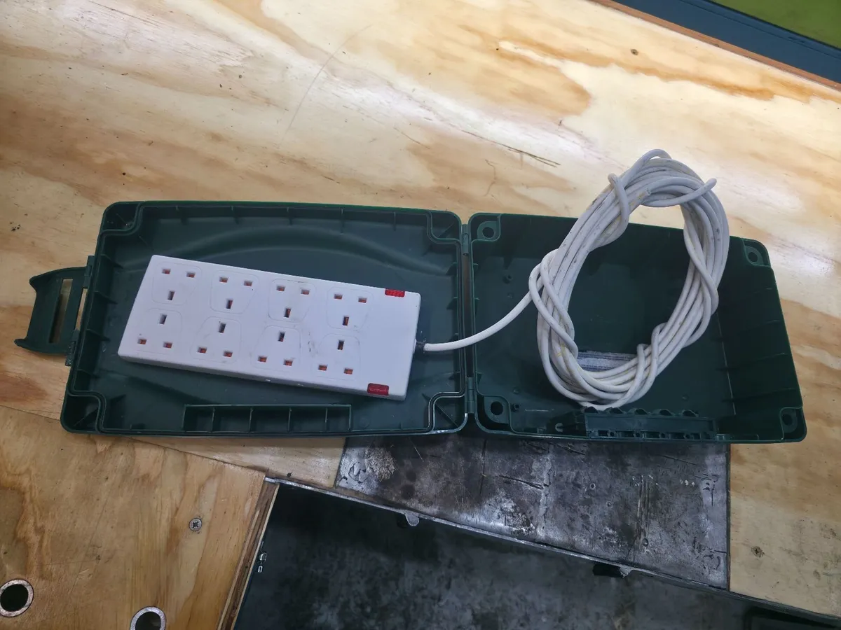 Outdoor power supply - Image 2