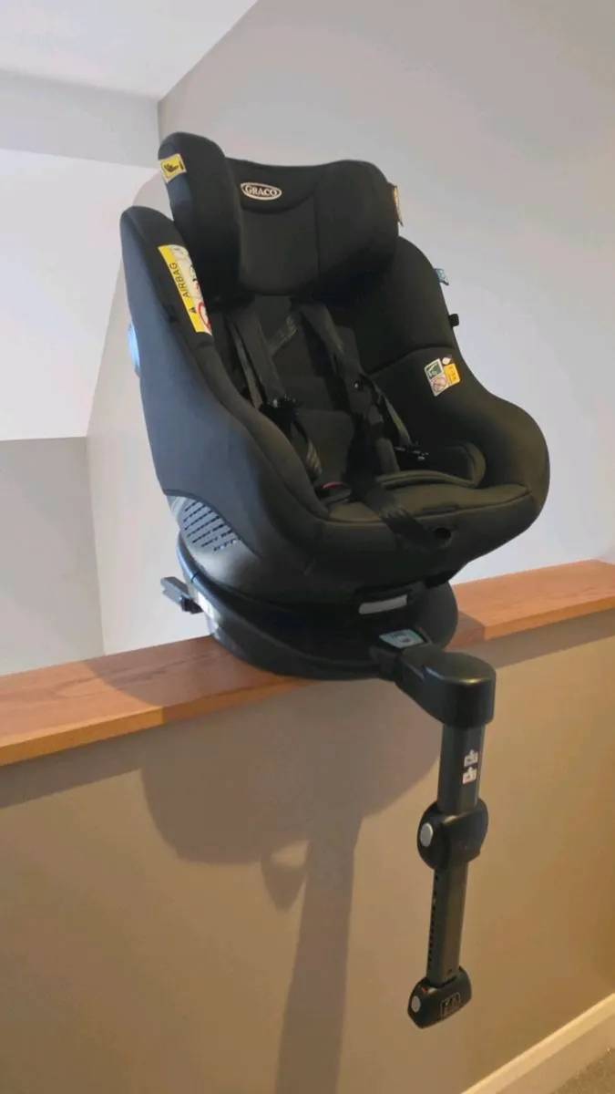 Graco Turn2Me i-Size R129 360° Rotating Car Seat - Image 1