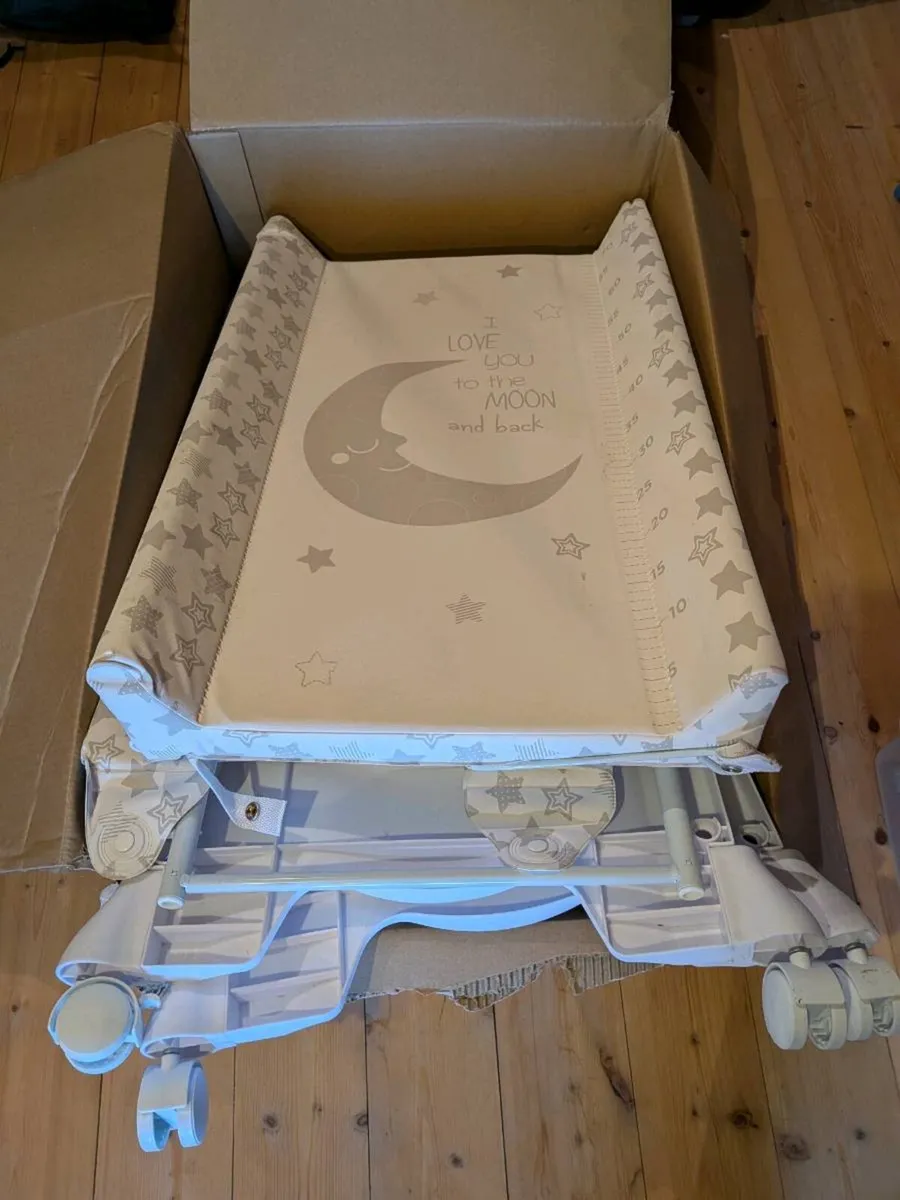 Babylo baby changer and bath unit - Image 3