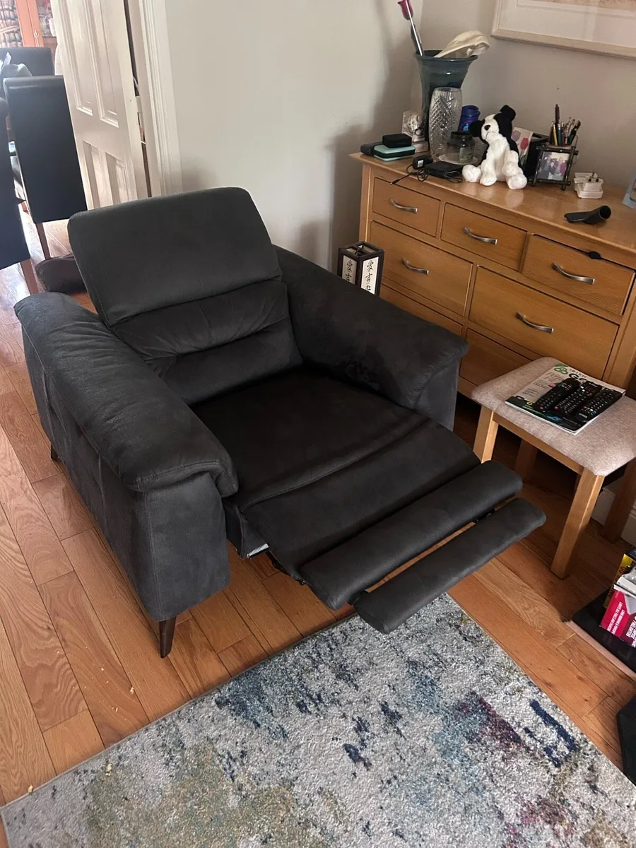 Recliner Sofa - Excellent condition - Image 4