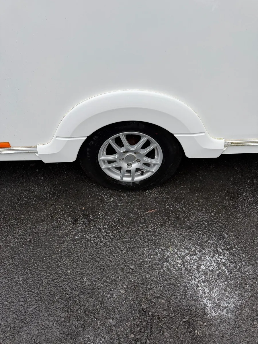 Caravan - Image 3
