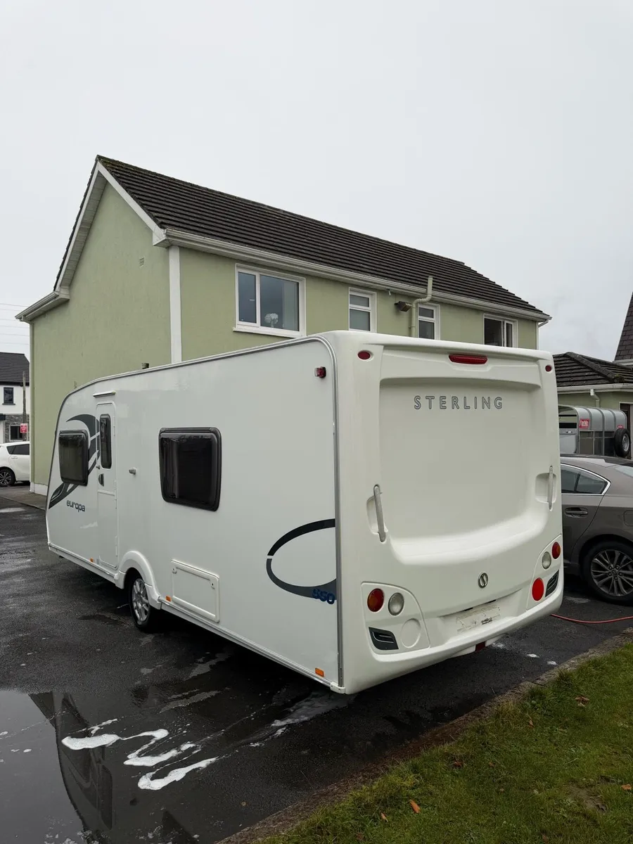 Caravan - Image 1