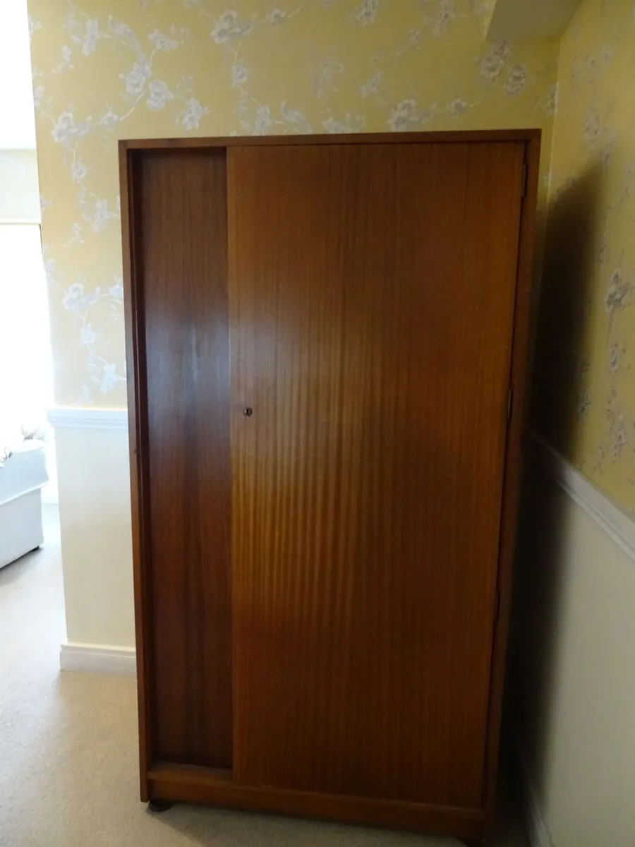 Retro dressing table & Wardrobe - Image 3