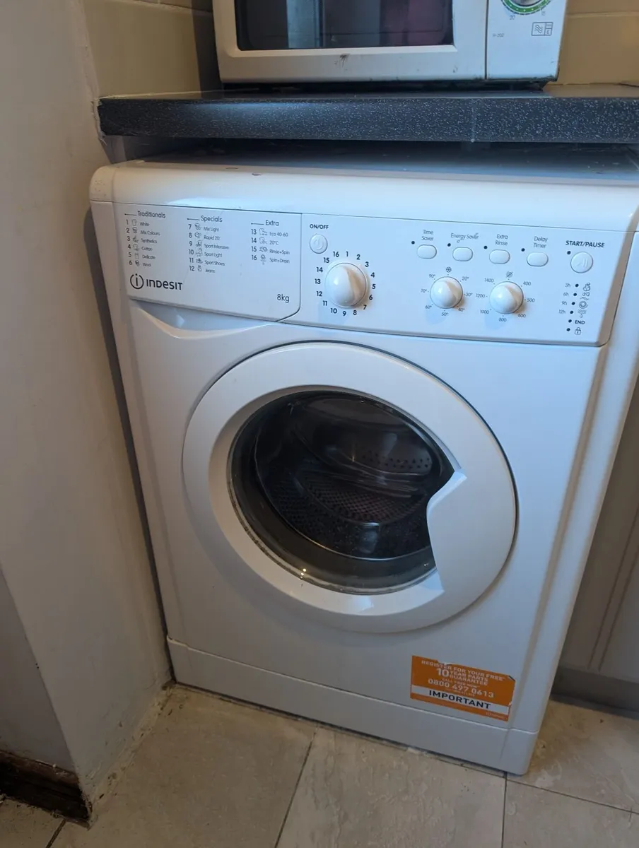 INDESIT 8KG WASHING MACHINE