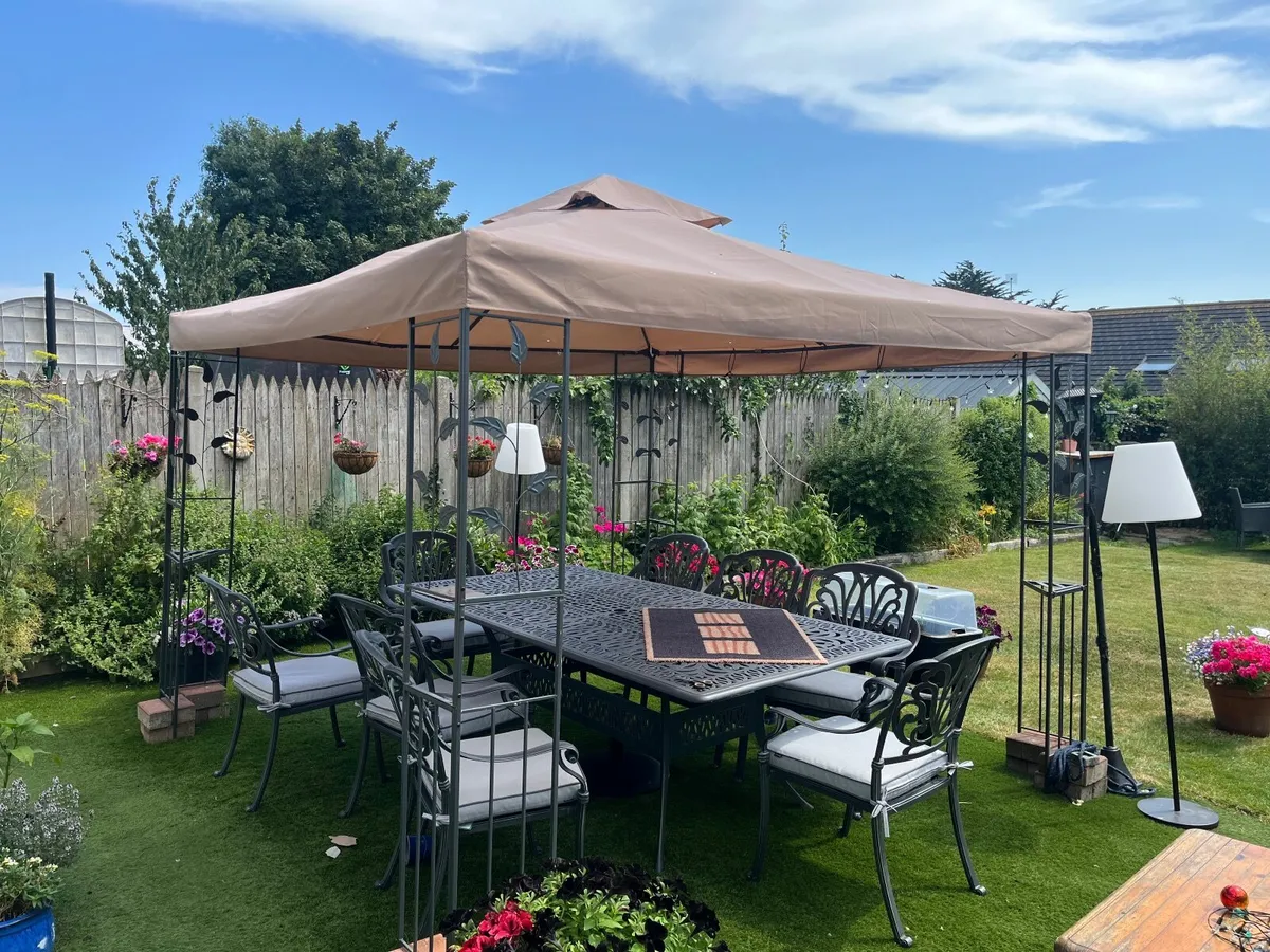 Gazebo - Image 1