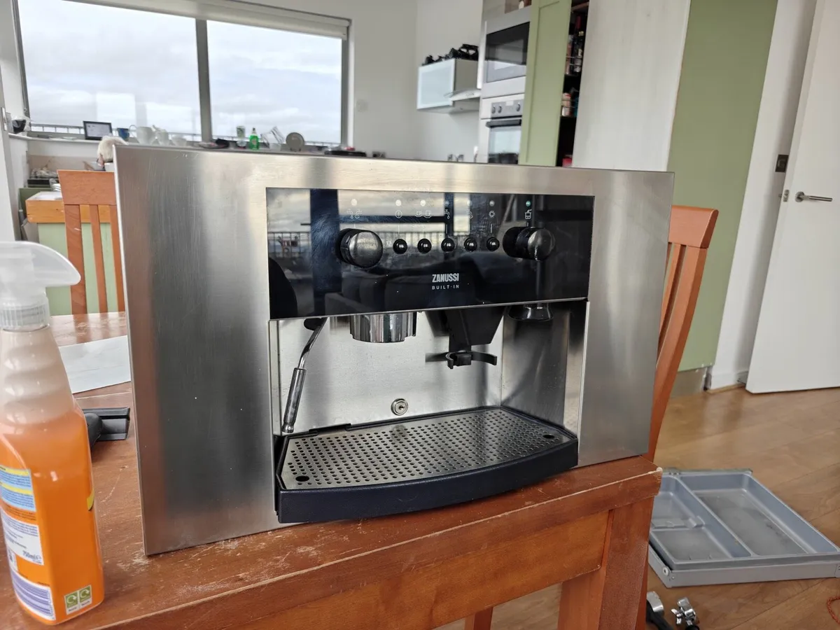 Zanussi built in coffee machine - Image 3