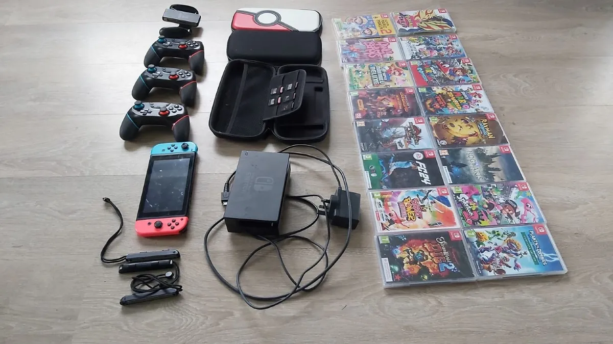 Nintendo Switch game console with 16 games & acces - Image 4