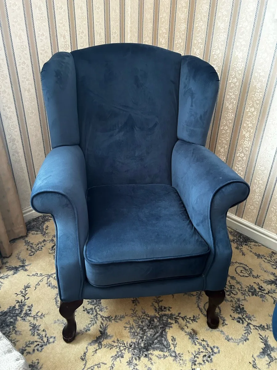 Shanleys interiors sofa and chair - Image 4