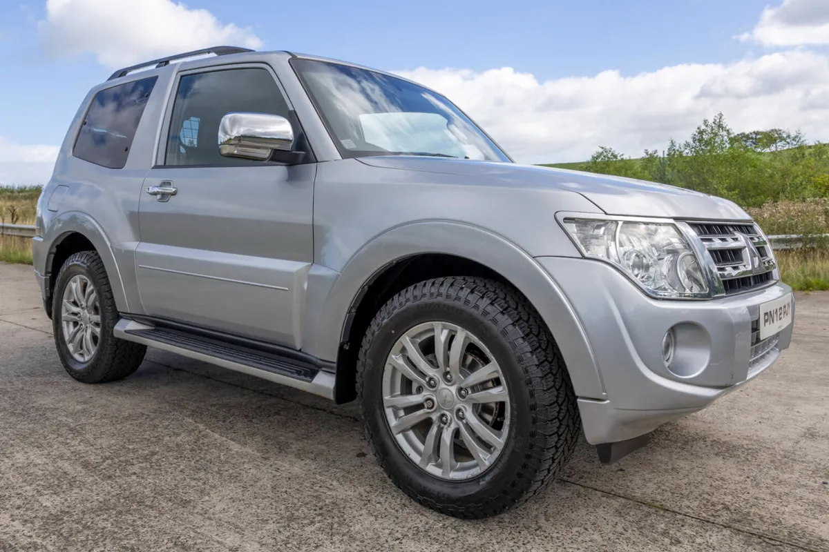 2012 Mitsubishi Shogun 4WORK Warrior DI-D SW Auto - Image 2