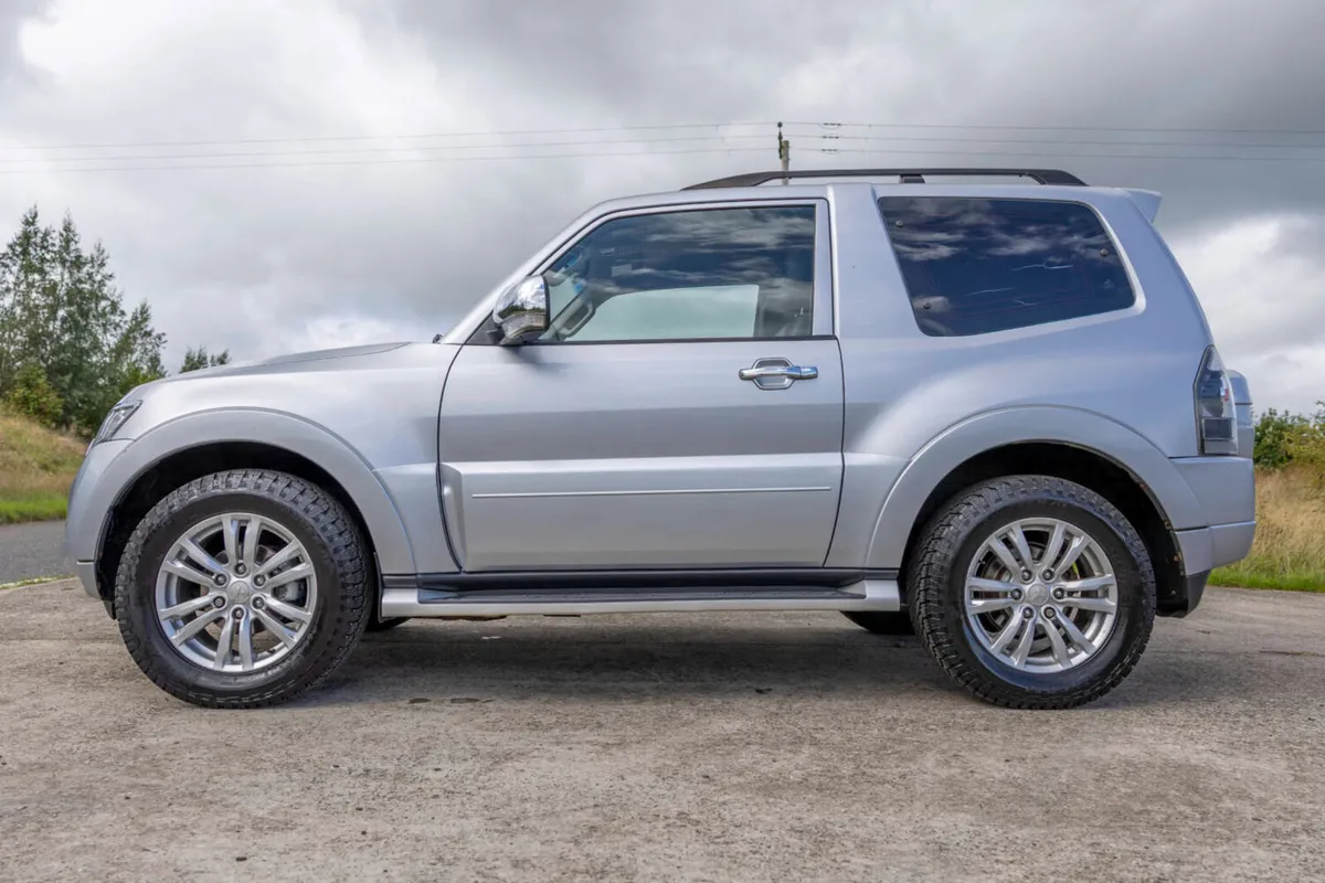 2012 Mitsubishi Shogun 4WORK Warrior DI-D SW Auto - Image 4