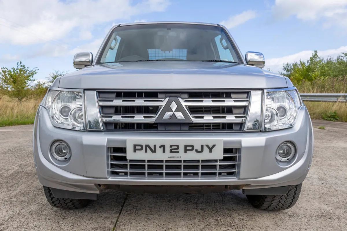2012 Mitsubishi Shogun 4WORK Warrior DI-D SW Auto - Image 3