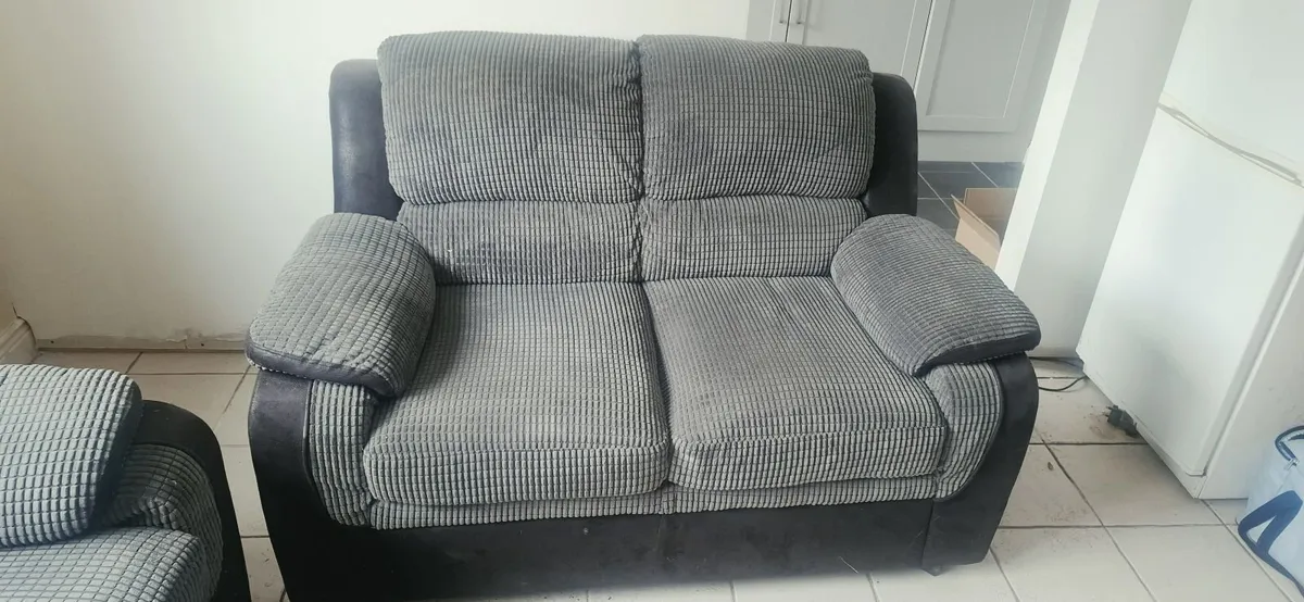 3 + 2 SOFA - Image 2