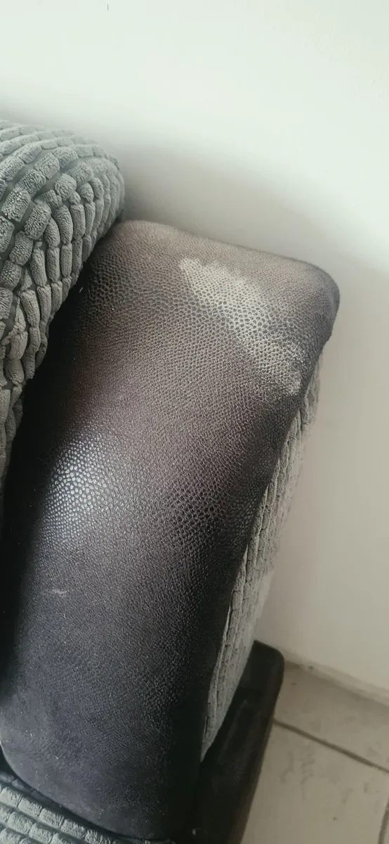 3 + 2 SOFA - Image 3