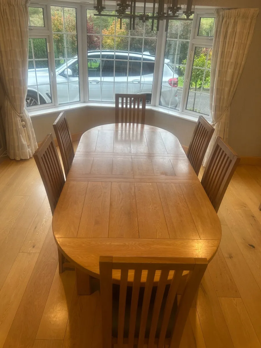 Kitchen table and 8 chairs - Image 3