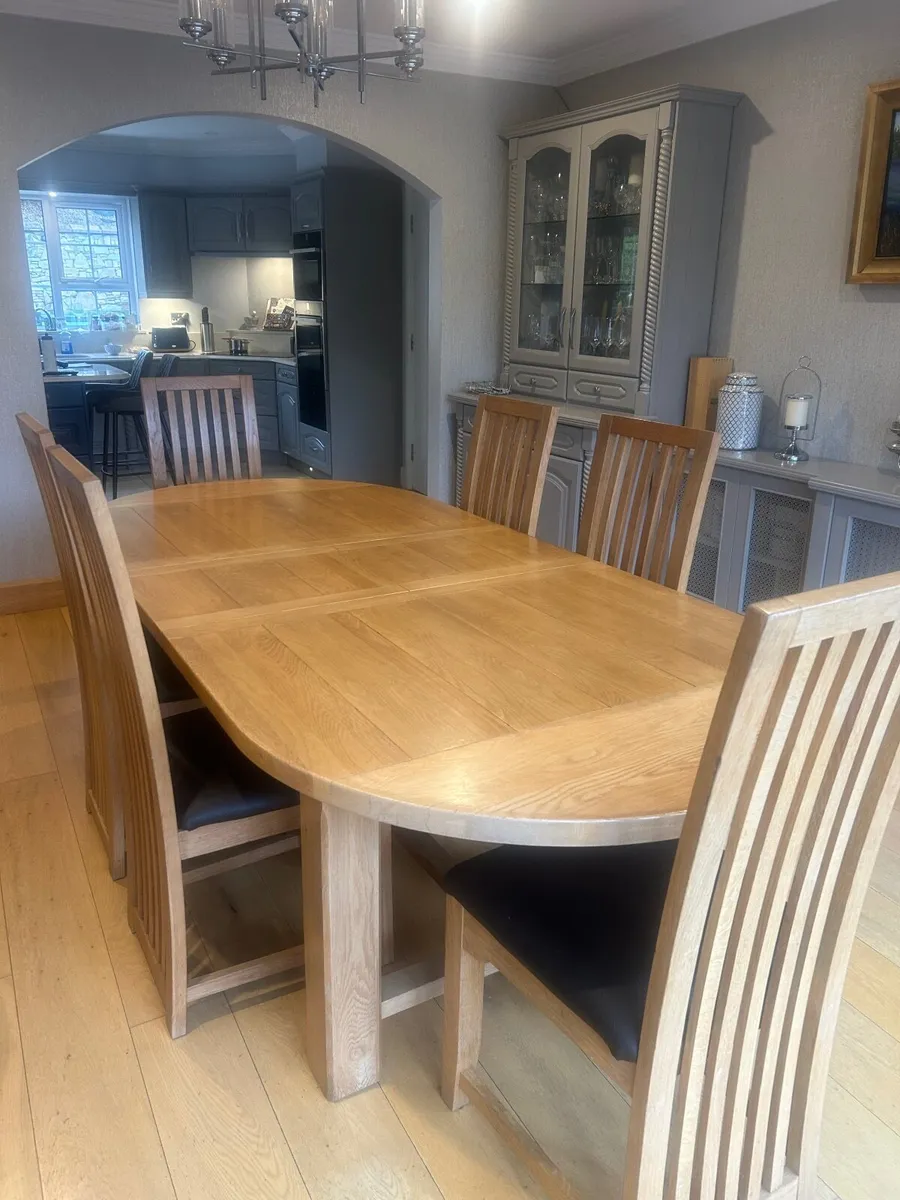 Kitchen table and 8 chairs - Image 4