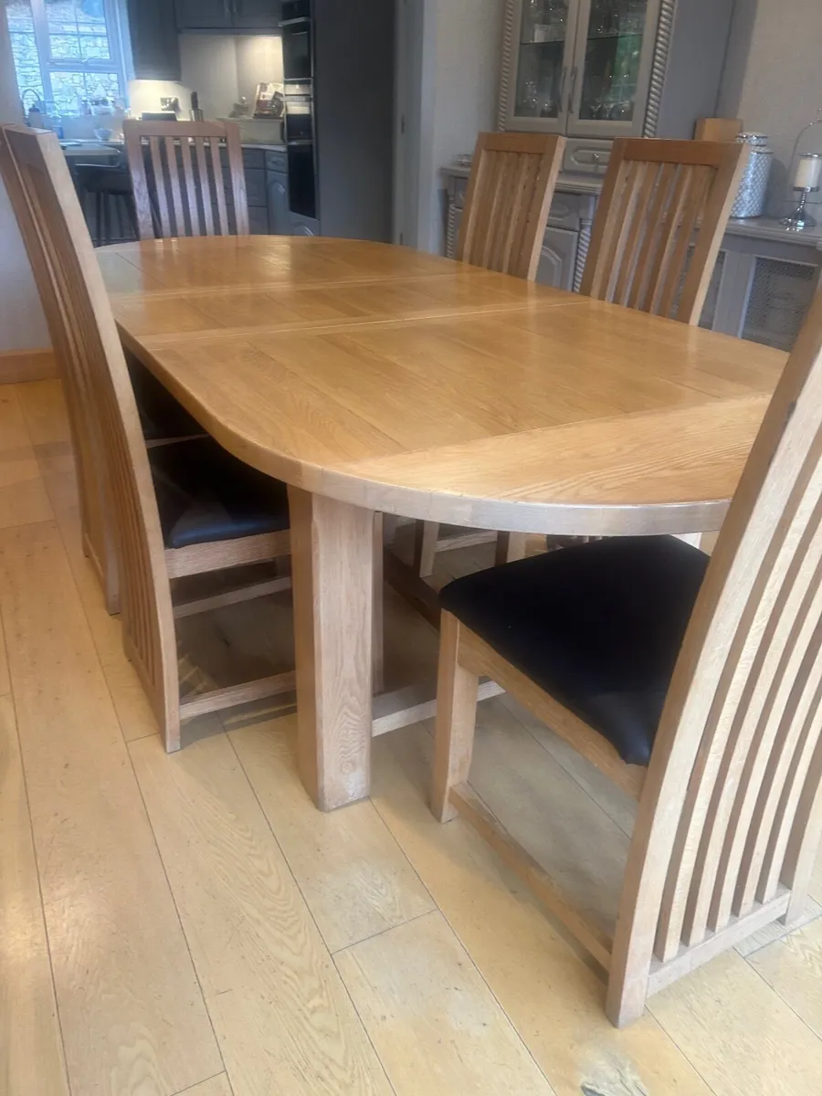 Kitchen table and 8 chairs - Image 2