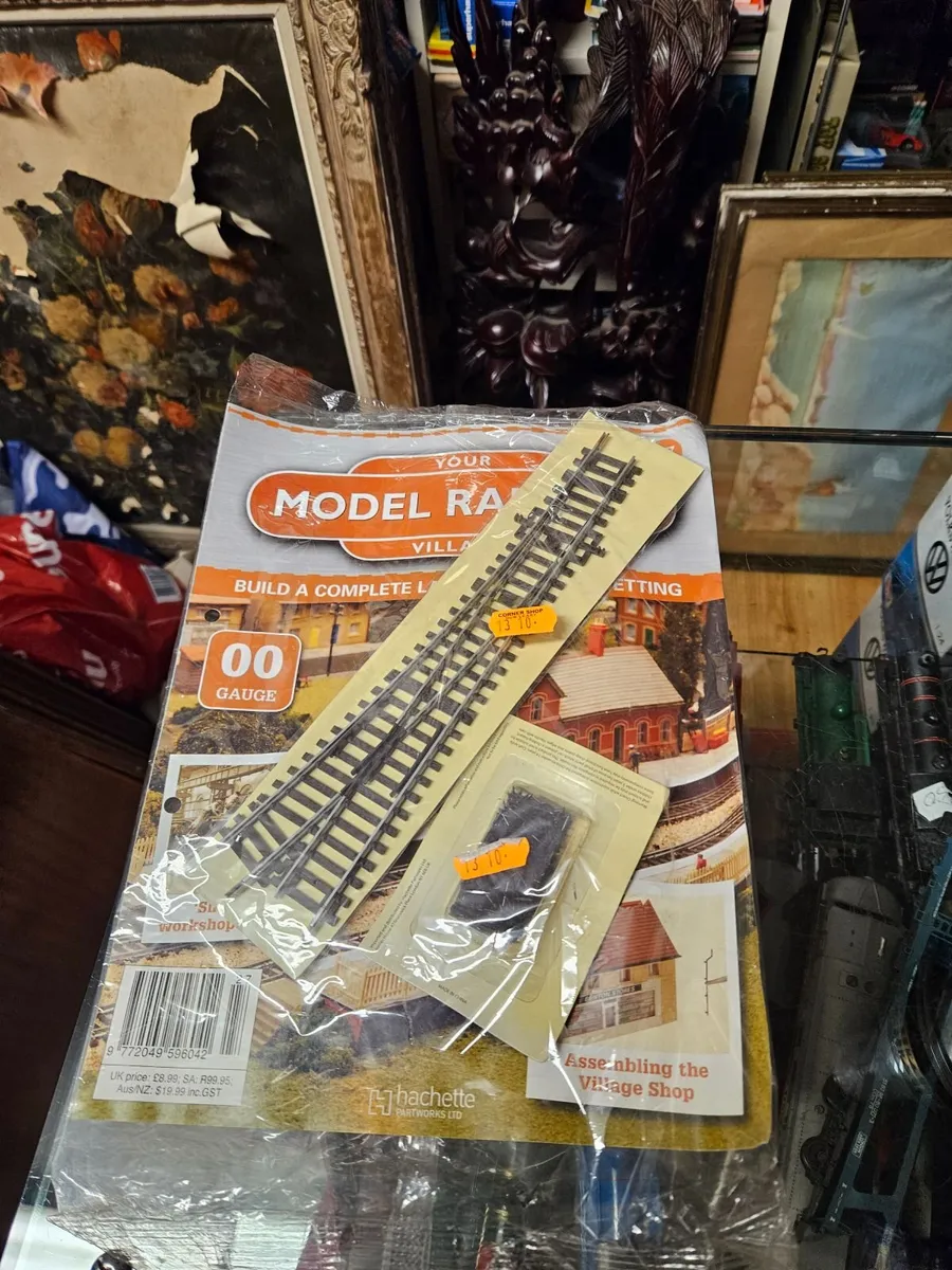 Hornby OO Gauge Point with Accessories