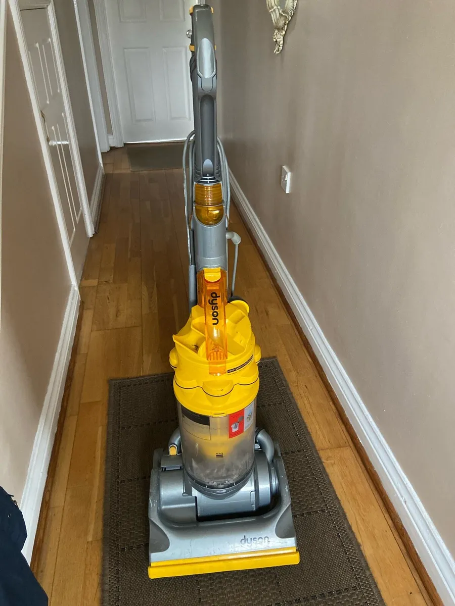 Dyson. DC14. Upright. Vacuum. Cleaner
