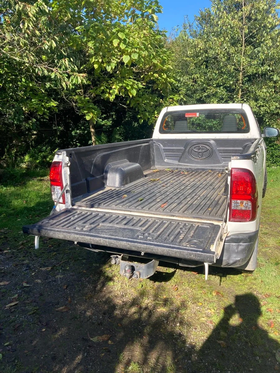 Toyota hilux - Image 3