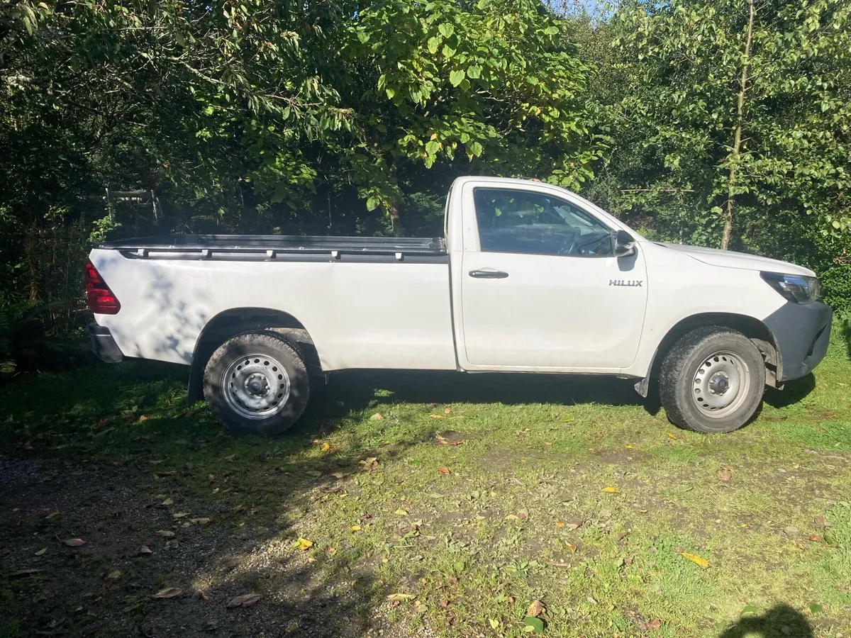 Toyota hilux - Image 4