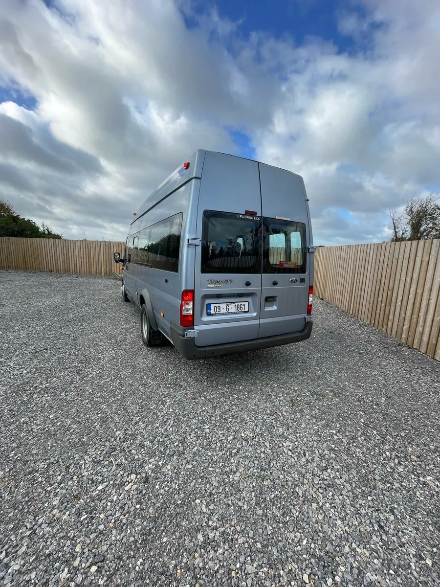 Mini bus - Image 3