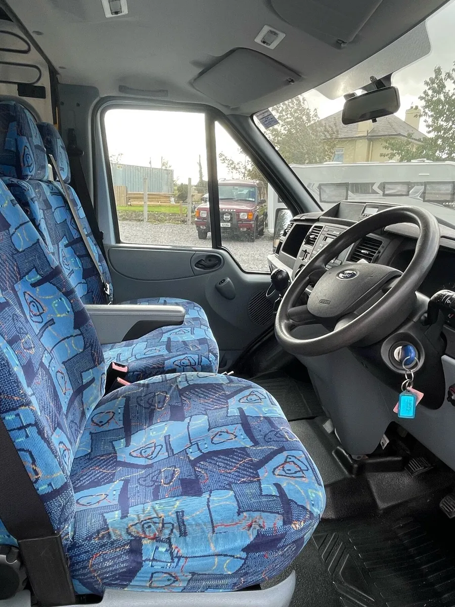 Mini bus - Image 4