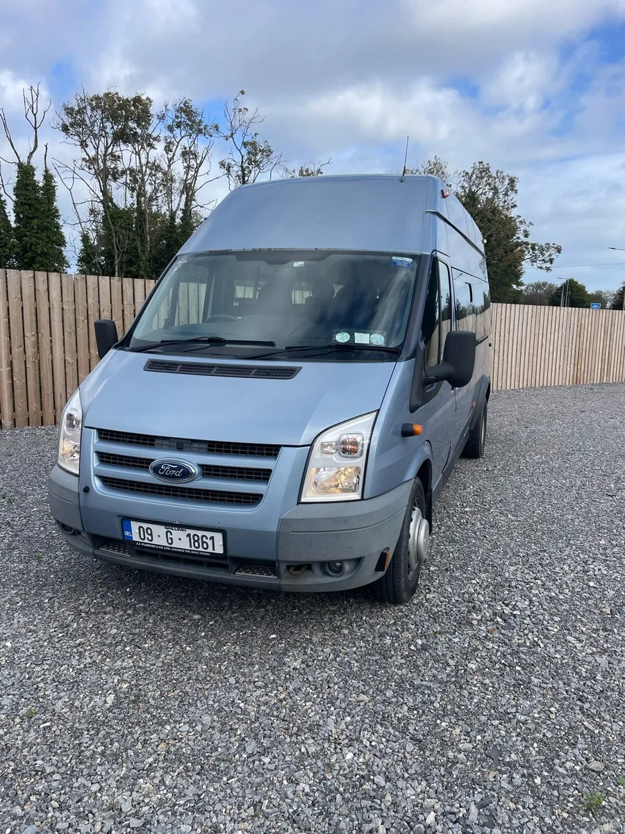 Mini bus - Image 1