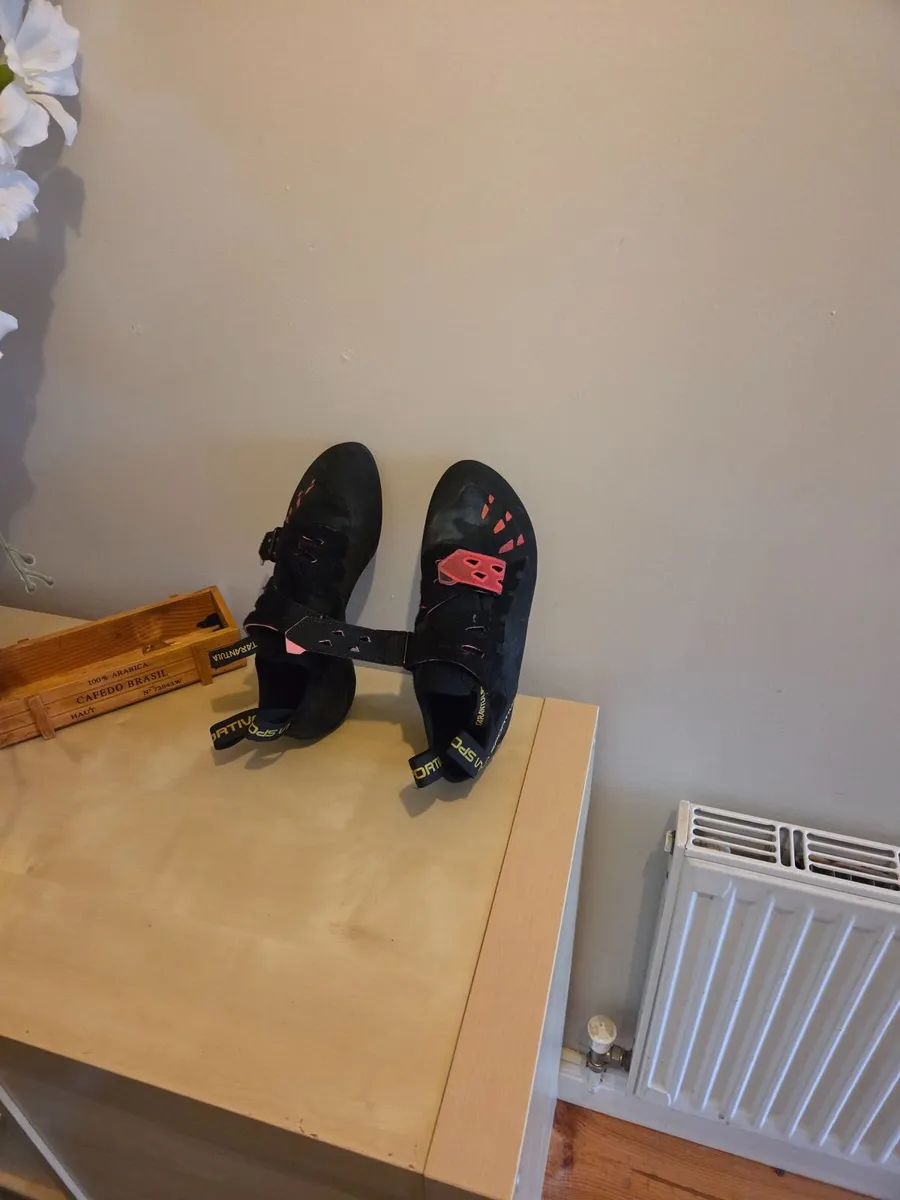Rock climbing shoes - Image 2