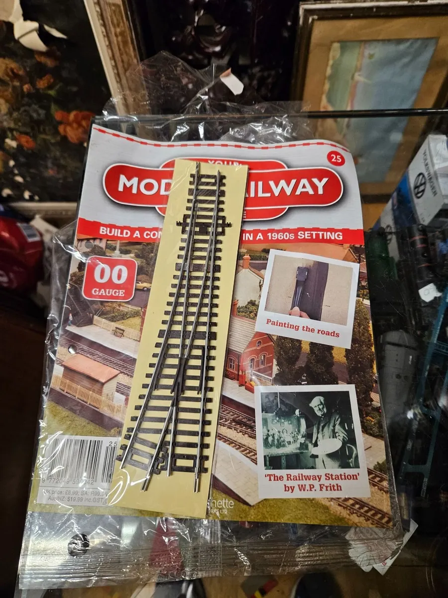 Hornby OO Gauge Point with Scatter