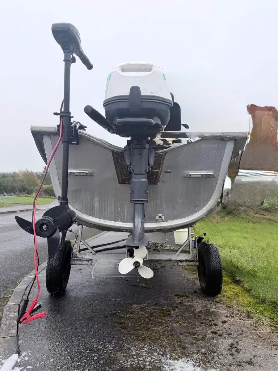 Pike fishing boat complete with engine & trailer - Image 3