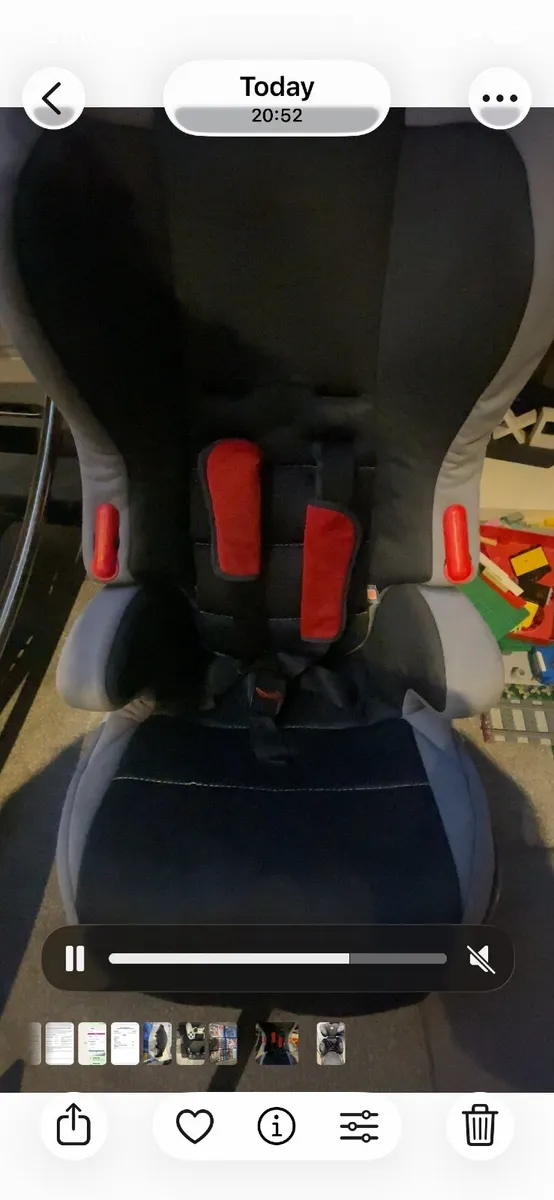 Baby car seat - 1 for toddler and 1 for older chil - Image 2