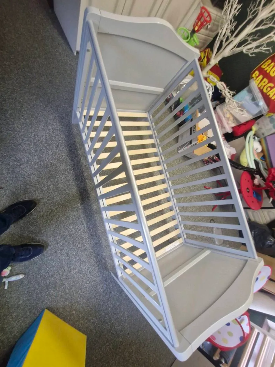 Cot bed - Image 1
