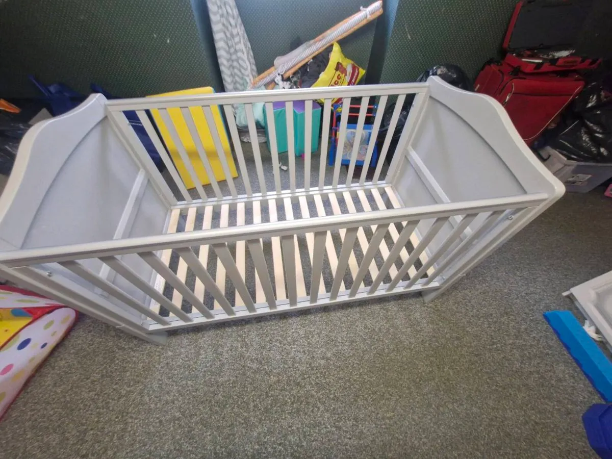 Cot bed - Image 4