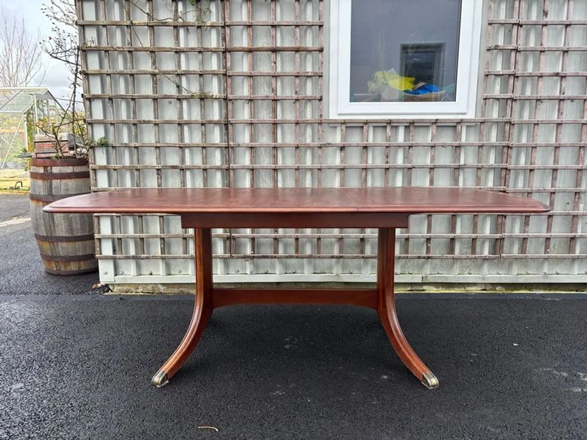 Parker Knoll dining table and chairs - Image 1