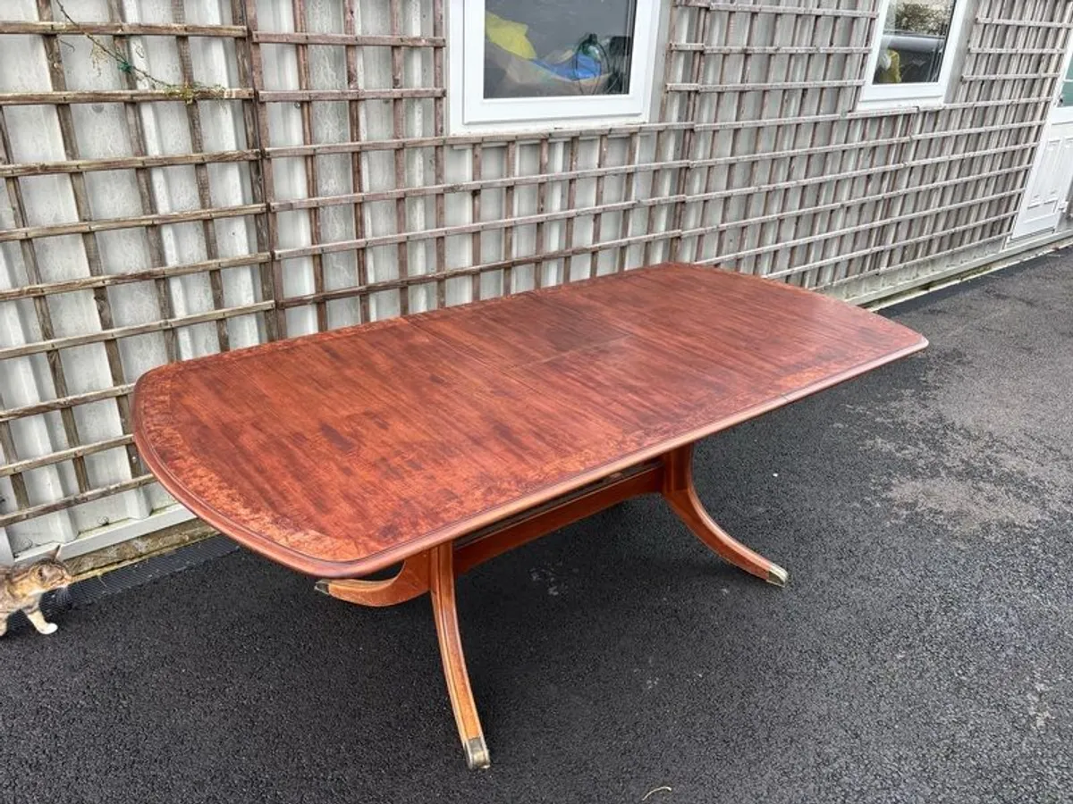 Parker Knoll dining table and chairs - Image 3