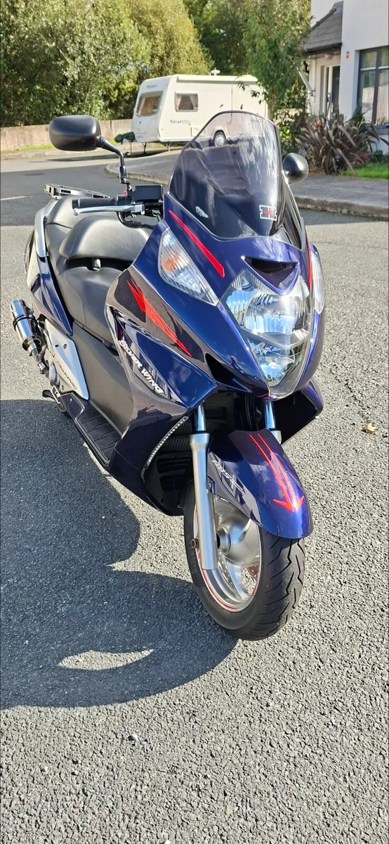 Honda silverwing 2013 - Image 1