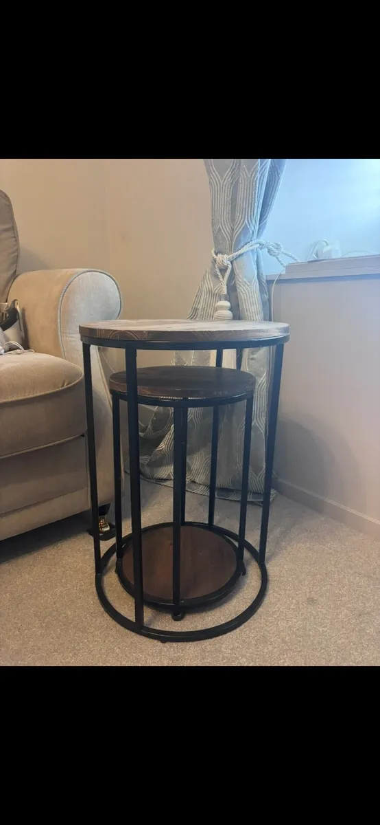 Set of 2 Round Nesting Tables - Image 2