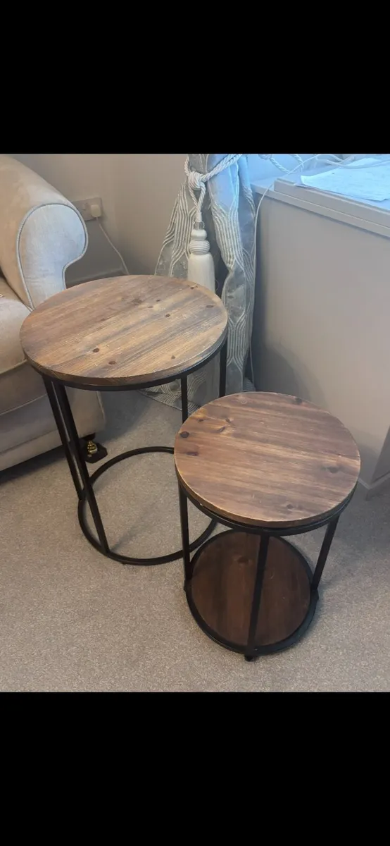 Set of 2 Round Nesting Tables - Image 3