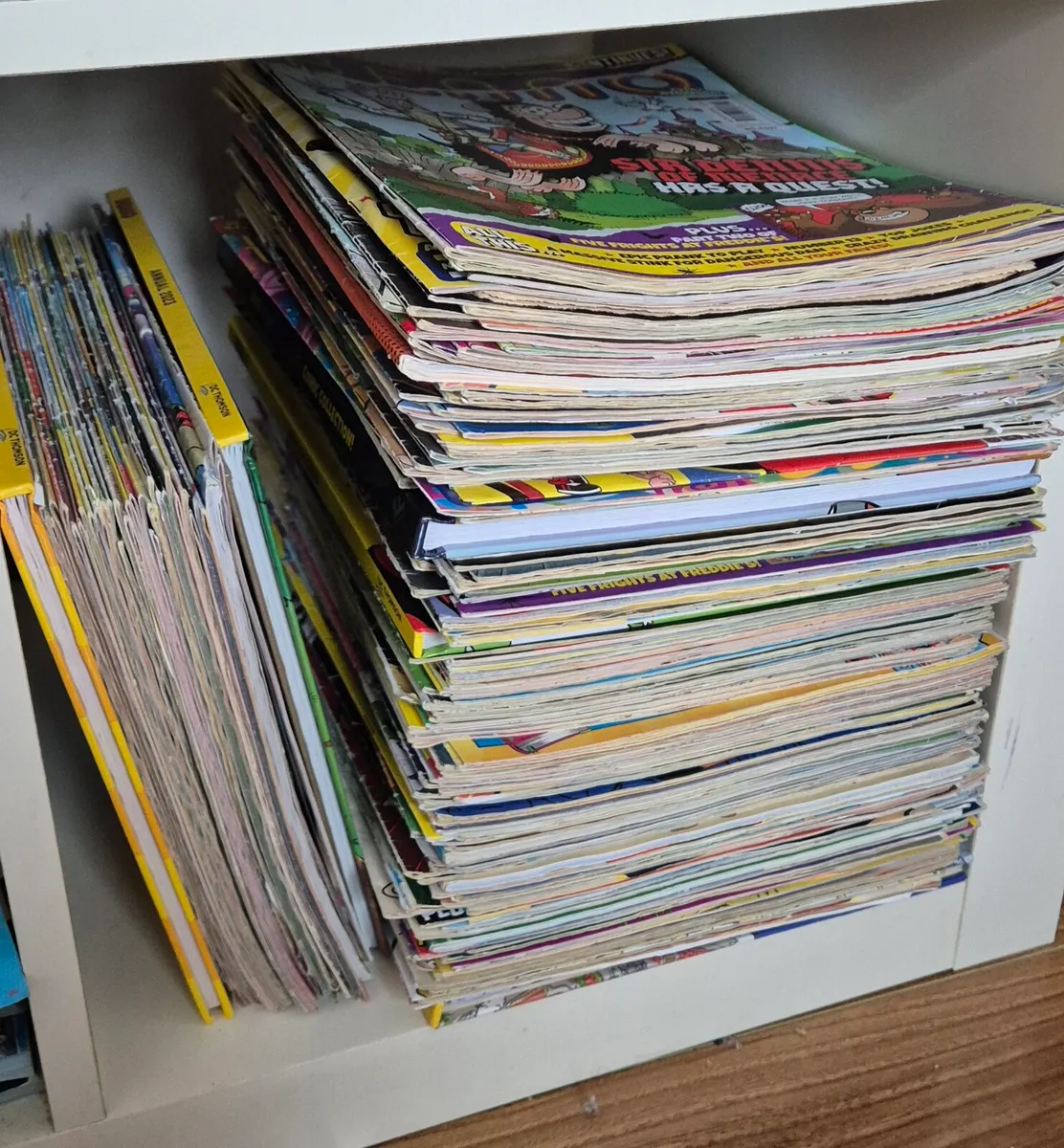 Large collection of The Beano comics - Image 1