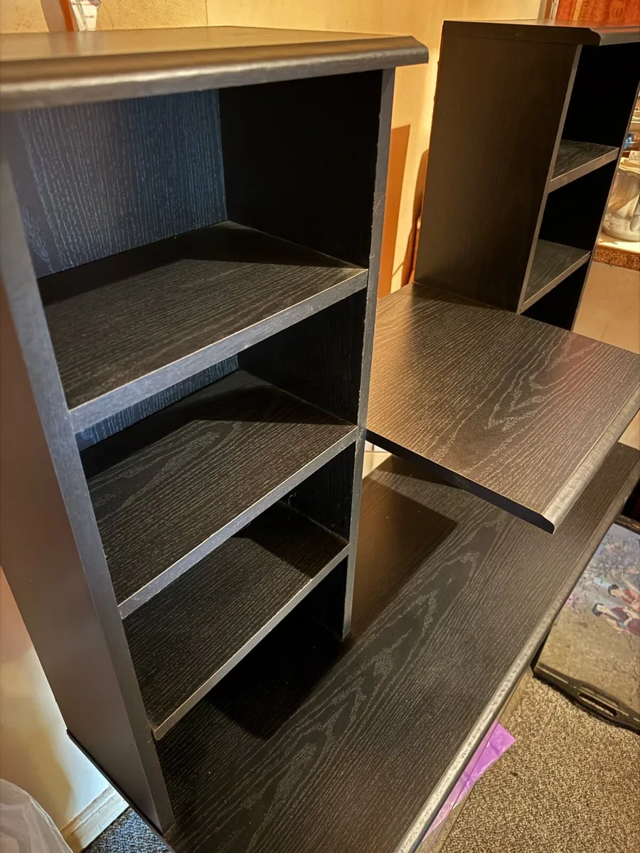 Stereo unit with cd storage - Image 1