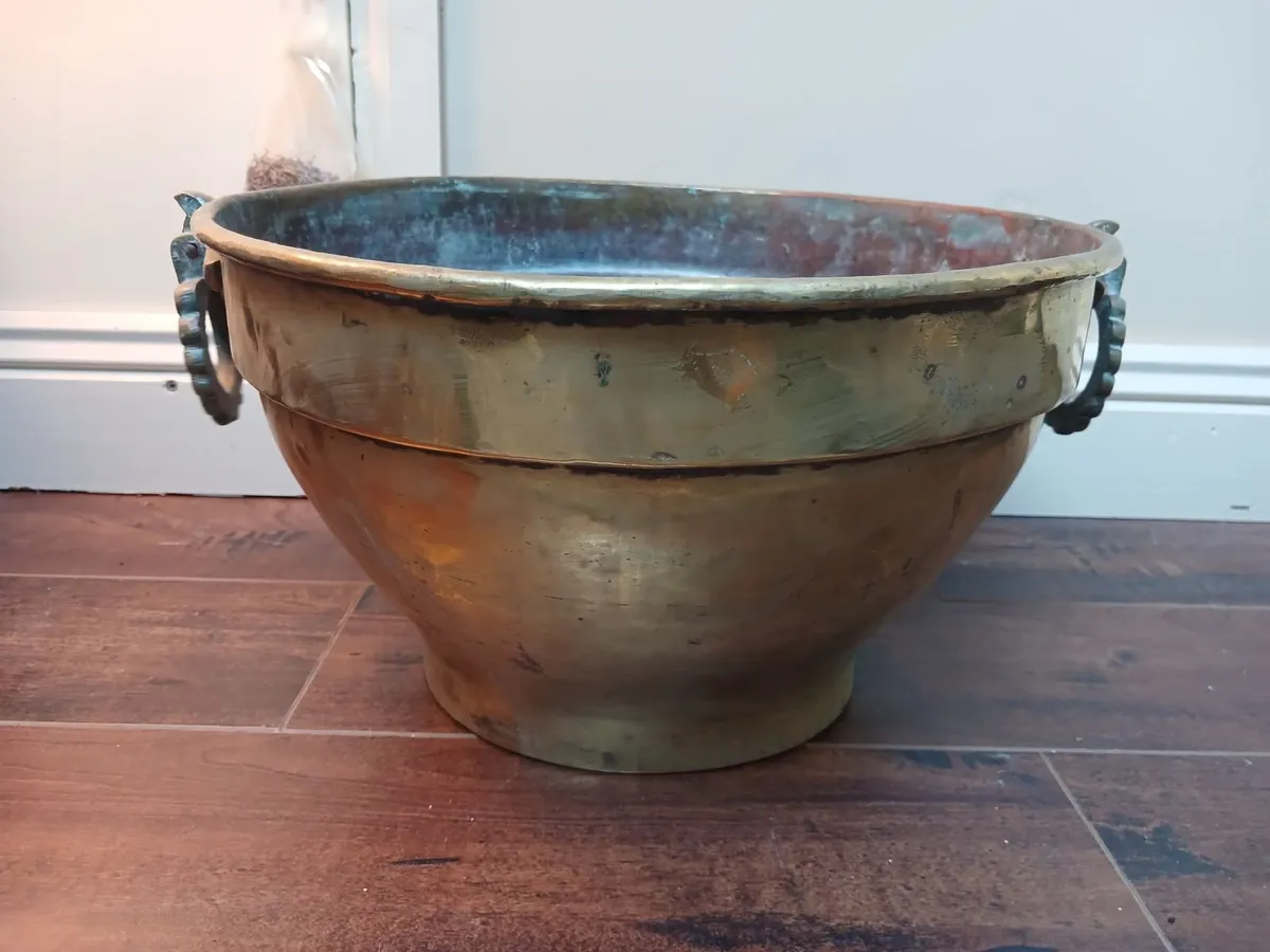 Brass bowl - Image 1