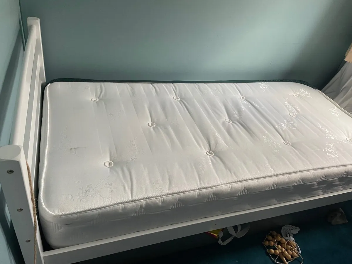 Single bed - Image 3