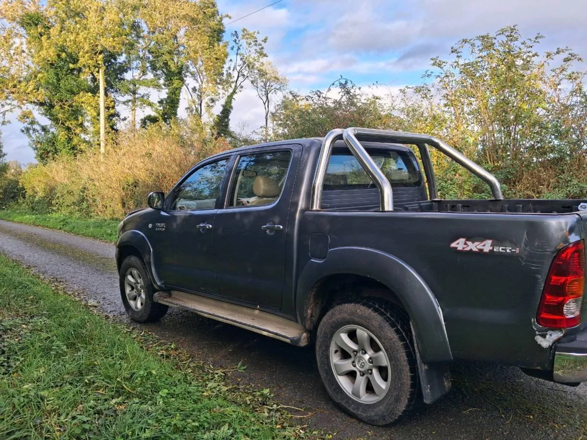 Toyota hilux - Image 2