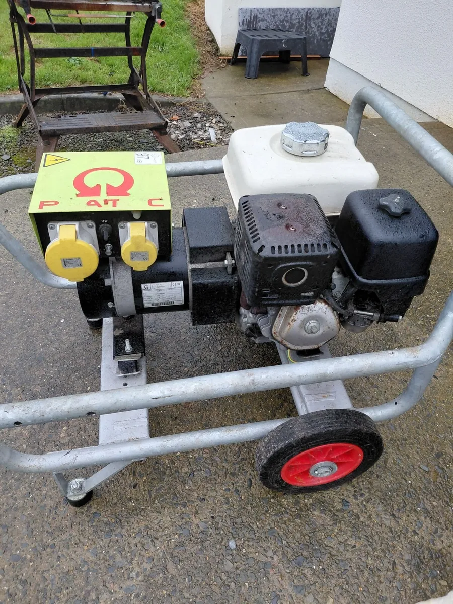 Pramac E5000  generator - Image 2