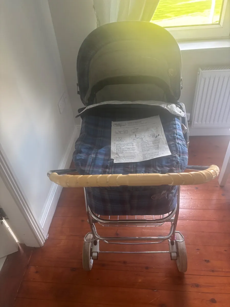 2in 1 Baby Pram and buggy - Image 1