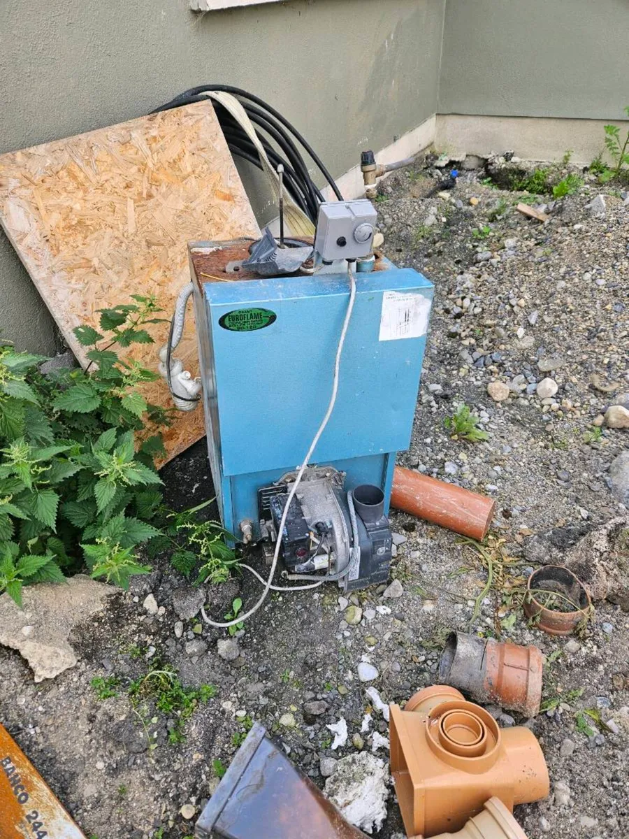 Grant vortex 90/120 boiler house and 1000 litre oi - Image 3