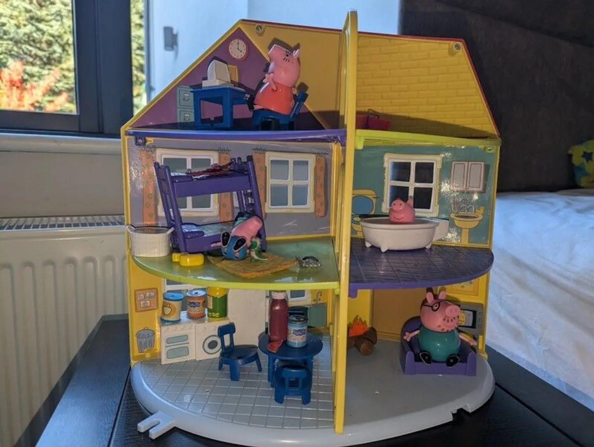Peppa Pig Bundle (House, School, airplane, playground, picnic basket) - Image 2