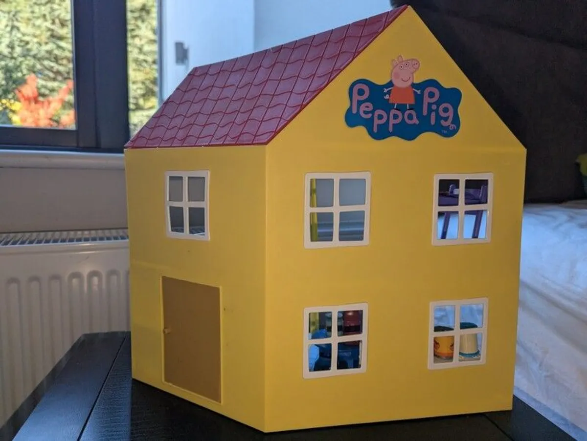 Peppa Pig Bundle (House, School, airplane, playground, picnic basket) - Image 3