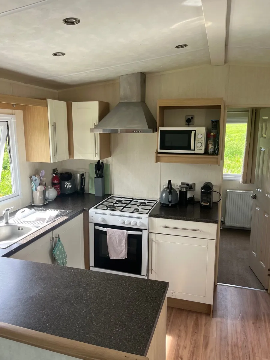 Mobile Home - Image 2