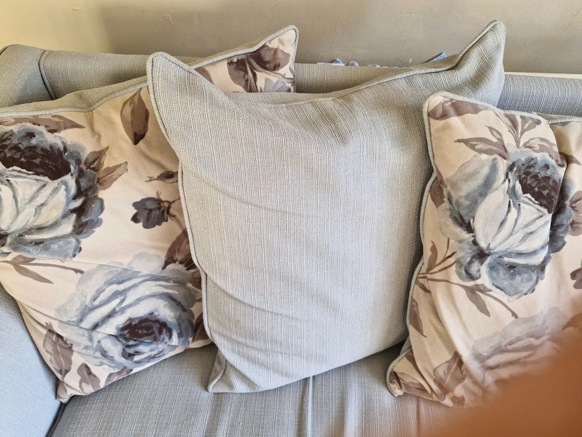 Sofa - Image 3